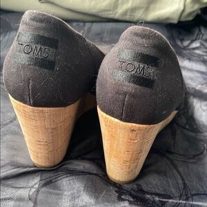 TOMS Black Fabric Cork Wedges size 7.5